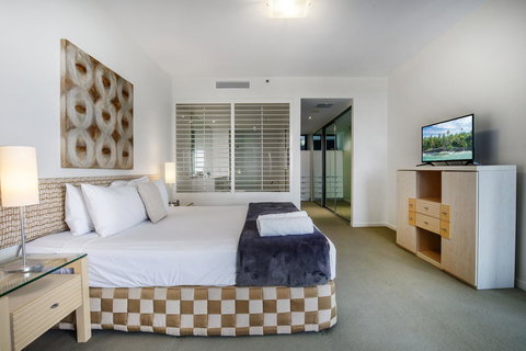 Ultra Broadbeach - Airlie Beach Holiday 37