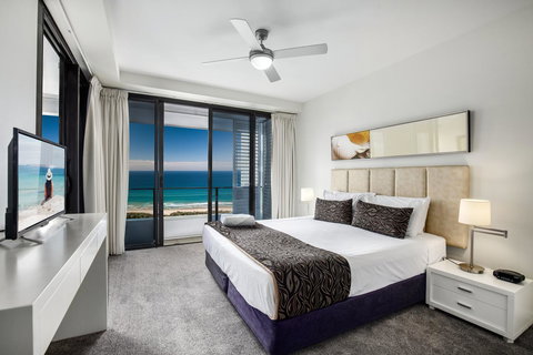 Ultra Broadbeach - Airlie Beach Holiday 33
