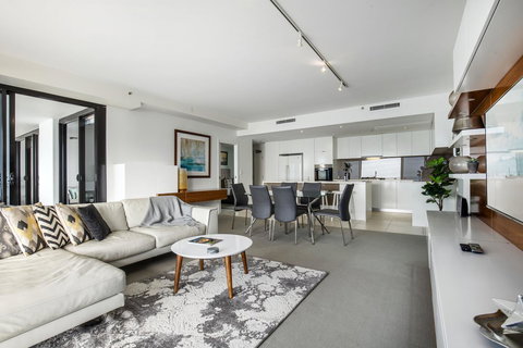 Ultra Broadbeach - Airlie Beach Holiday 12
