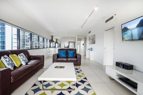 Ultra Broadbeach - Airlie Beach Holiday 10