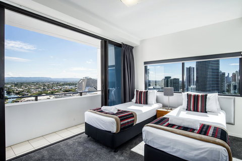 Ultra Broadbeach - Airlie Beach Holiday 27