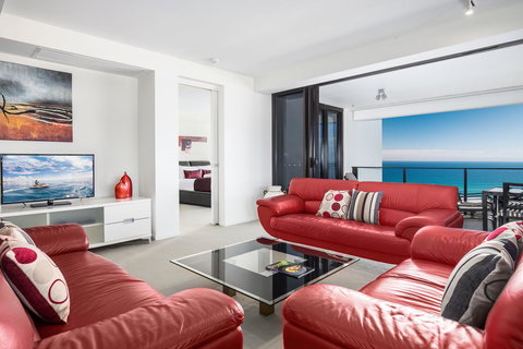 Ultra Broadbeach - Airlie Beach Holiday 17