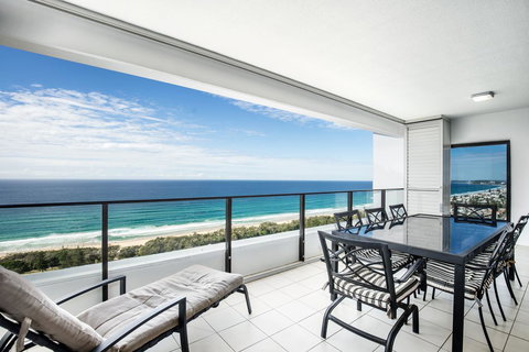 Ultra Broadbeach - Airlie Beach Holiday 15
