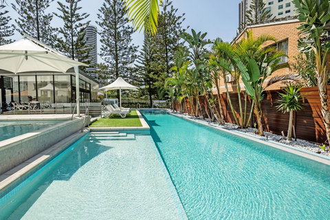 Ultra Broadbeach - Airlie Beach Holiday 3
