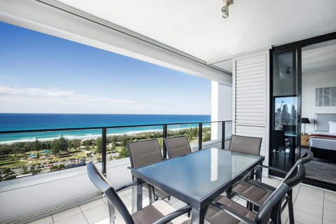 Ultra Broadbeach - Airlie Beach Holiday 32