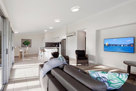 Oasis Apartments On Hamilton Island By HIHA - Airlie Beach Holiday 33