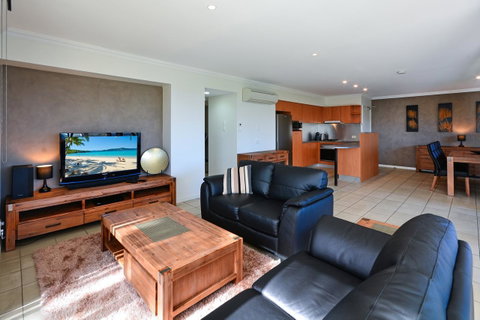Oasis Apartments On Hamilton Island By HIHA - Airlie Beach Holiday 10