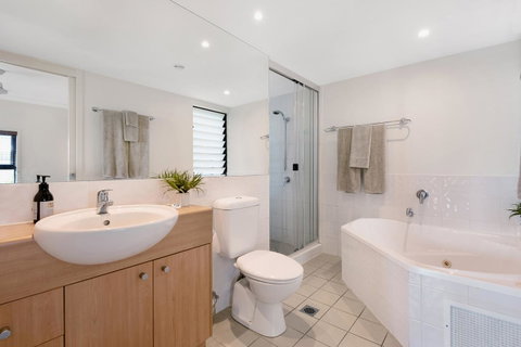 Oasis Apartments On Hamilton Island By HIHA - Airlie Beach Holiday 16