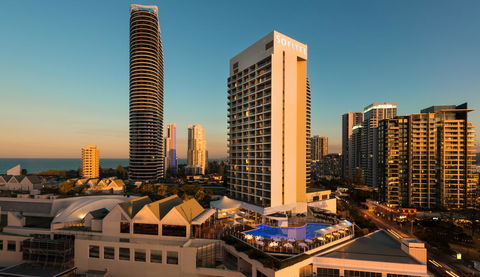 Sofitel Gold Coast Broadbeach - Airlie Beach Holiday 11