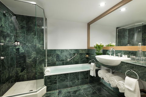 Sofitel Gold Coast Broadbeach - Airlie Beach Holiday 2