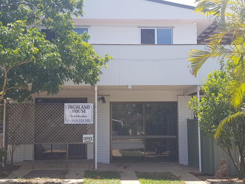 Highland House - Airlie Beach Holiday 0