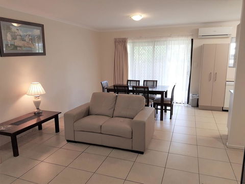 The Palms Motel - Airlie Beach Holiday 10