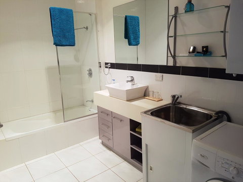 Sutton's Beach Unit - Airlie Beach Holiday 18