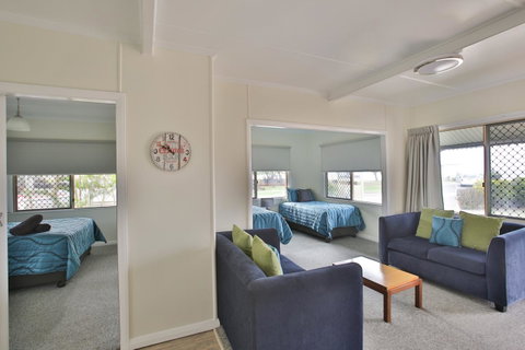 Pale Pacific Holiday Units - Airlie Beach Holiday 12