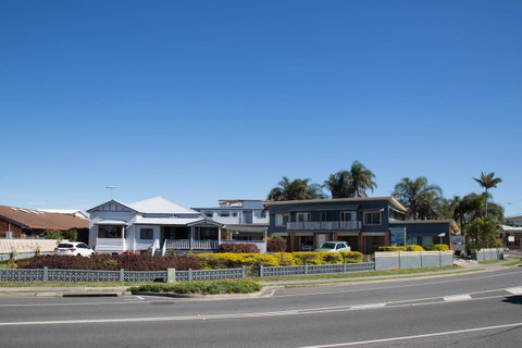 Pale Pacific Holiday Units - Airlie Beach Holiday 0