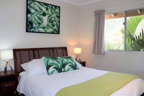 Watersons At Airlie Central Apartments - Airlie Beach Holiday 2