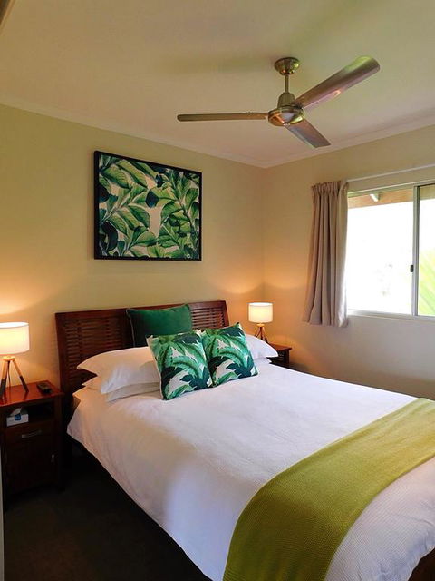 Watersons At Airlie Central Apartments - Airlie Beach Holiday 3