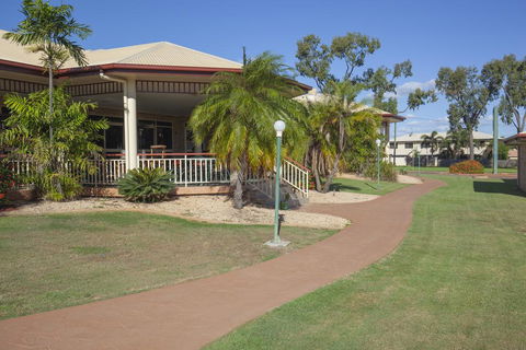 Western Heritage Motor Inn - Airlie Beach Holiday 1