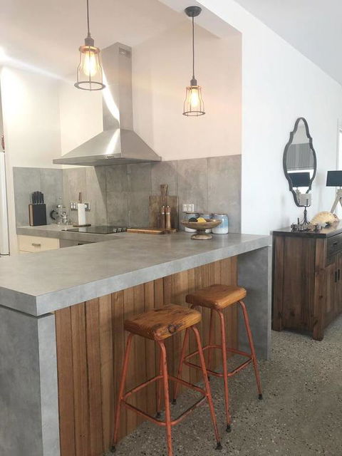 Weston Farm Seaside Stay - Airlie Beach Holiday 3