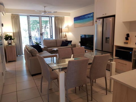 Whalecove Apartments - Airlie Beach Holiday 1