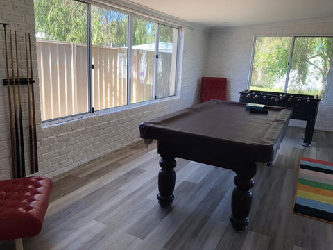 White Cottage - Airlie Beach Holiday 0