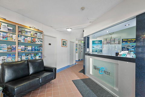 White Crest Luxury Apartments - Airlie Beach Holiday 3
