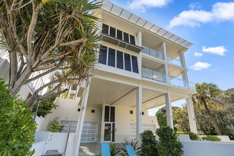 White Sands One - Airlie Beach Holiday 0