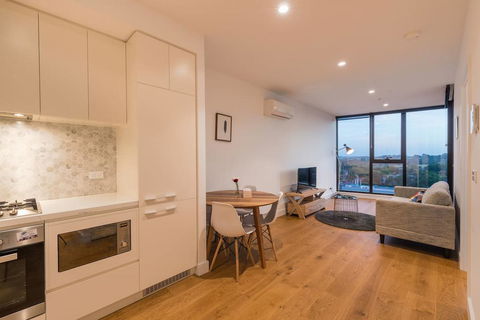 Whitehorse Tower Deluxe 1 Bedroom With View - Airlie Beach Holiday 3