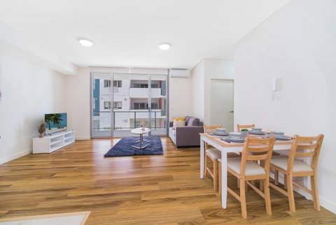 Wolli Creek Airport Serviced 2 Bedroom Apartment - Airlie Beach Holiday 2