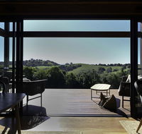 Your Luxury Escape - Carinya Cottages 6 - Airlie Beach Holiday