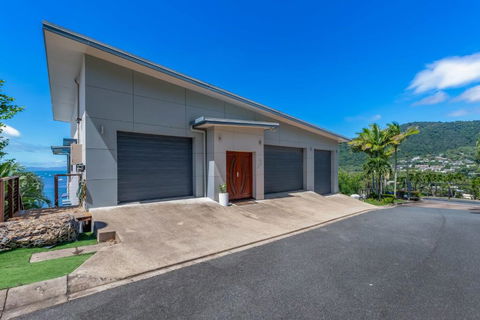 \'Whitsunday Escape\' - Expansive Coral Sea Views And Private Infinity Pool - Airlie Beach Holiday 4
