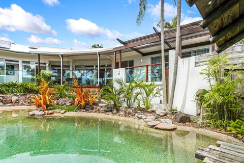 A Tropical Family Oasis In Sunshine Beach - Airlie Beach Holiday 1