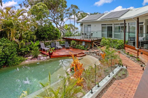 A Tropical Family Oasis In Sunshine Beach - Airlie Beach Holiday 4
