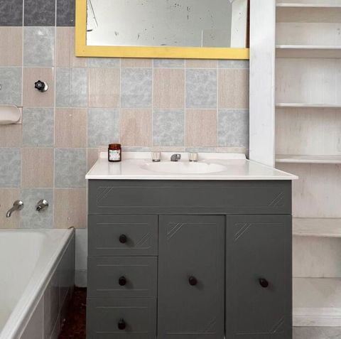 A Delightful Two-bedroom Cottage On Toowoon Bay. - Airlie Beach Holiday 3