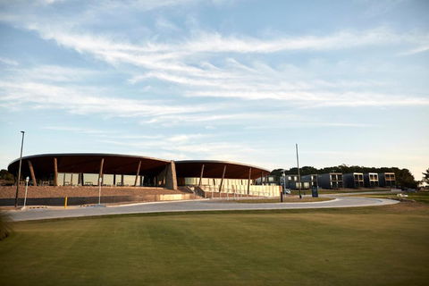 Accommodation @ Curlewis - Airlie Beach Holiday 1