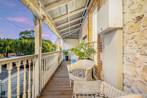 Accommodation In Fremantle - Airlie Beach Holiday 3