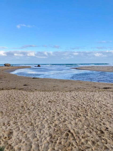 Adorable Beach Shack In The Heart Of Aireys Inlet - Airlie Beach Holiday 3