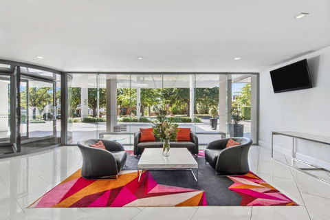 Adina Serviced Apartments Canberra Dickson - Airlie Beach Holiday 1