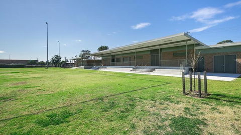 Aircabin - Guildford - 3 Beds Spacious House - Airlie Beach Holiday 4