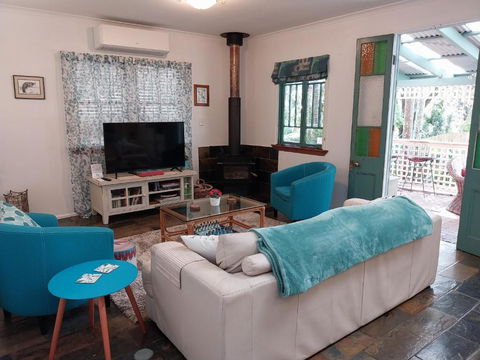 Alba The Scots Cottage Walk Every Where - Airlie Beach Holiday 4