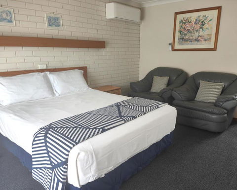 Alfred Motor Inn - Airlie Beach Holiday 0