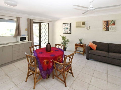 Alma Bay Holiday Unit 3 - Airlie Beach Holiday 4