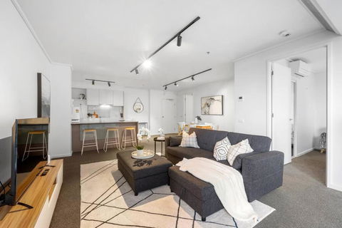 Amaya-Modern Southbank Living-Close To Crown & Yarra River - Airlie Beach Holiday 2