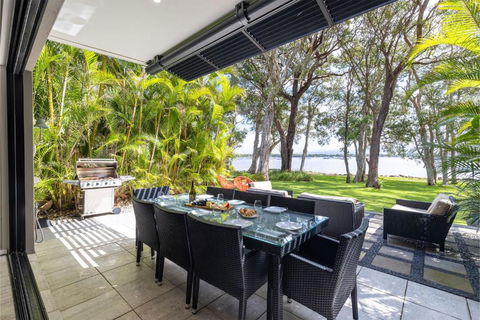 Ambience On The Waterfront 14 Danalene Parade - Airlie Beach Holiday 2