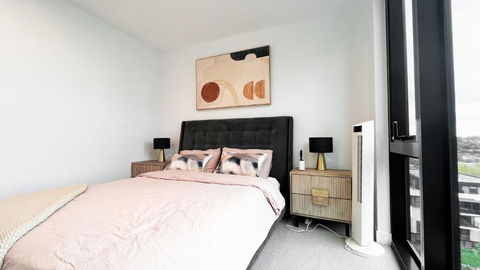 Apartment Next To Public Station, BoxHill Central, 2 Bedrooms, Free Parking And Wifi - Airlie Beach Holiday 2