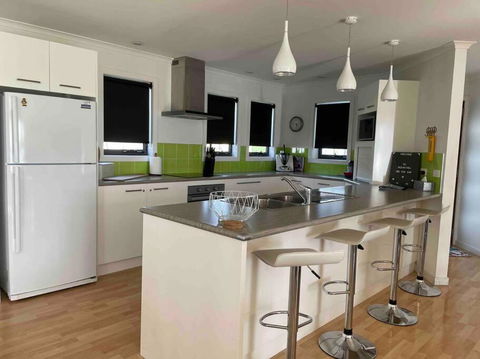 AquaChill On The Bay - Airlie Beach Holiday 2