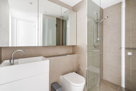 Australia 108 Building Southbank Apartment - Sleeps 4 - Airlie Beach Holiday 3