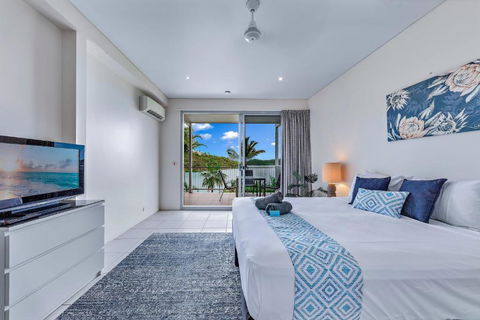 Baybliss Escape #4 - Adults Only - Airlie Beach Holiday 2