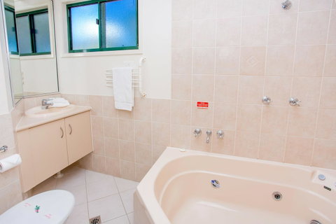 NRMA Bowen Beachfront Holiday Park - Airlie Beach Holiday 14