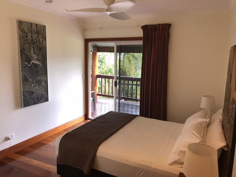 Daintree Manor B&B - Airlie Beach Holiday 1